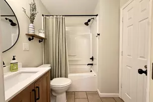 221 Rowe Dr, Bloomington, IL 61701 - Photo 20