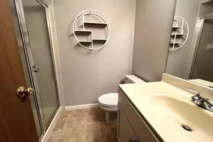 1214 Ballantrae Pl, Mundelein, IL 60060 - Photo 10