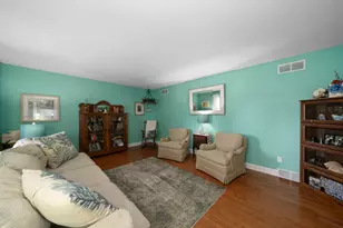 1691 Hilda Dr, Lake Holiday, IL 60548 - Photo 8