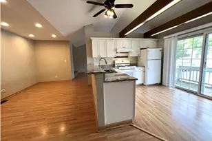 1214 Ballantrae Pl, Mundelein, IL 60060 - Photo 4
