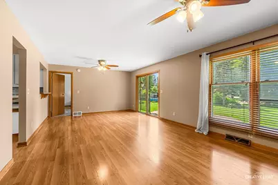 435 N Hickory Street, Waterman, IL 60556 - Photo 2