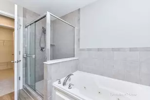 8426 Dawn Ln, Darien, IL 60561 - Photo 16