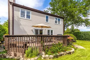 135 Newtown Dr, Buffalo Grove, IL 60089 - Photo 34