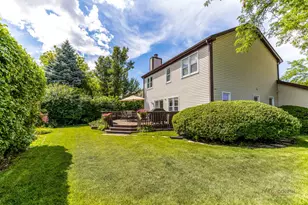 135 Newtown Dr, Buffalo Grove, IL 60089 - Photo 36