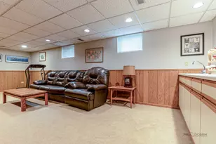 135 Newtown Dr, Buffalo Grove, IL 60089 - Photo 28