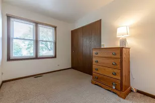 135 Newtown Dr, Buffalo Grove, IL 60089 - Photo 24