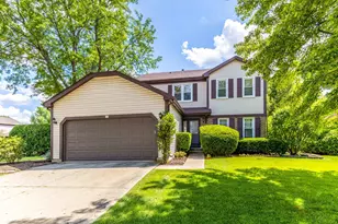 135 Newtown Dr, Buffalo Grove, IL 60089 - Photo 1