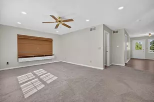 8 Rounds Rd, Bloomington, IL 61704 - Photo 8