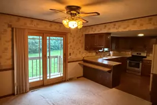 32W717 Hecker Dr, Dundee, IL 60118 - Photo 6