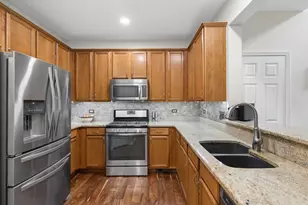1039 Silver Hill Cir, Joliet, IL 60432 - Photo 4