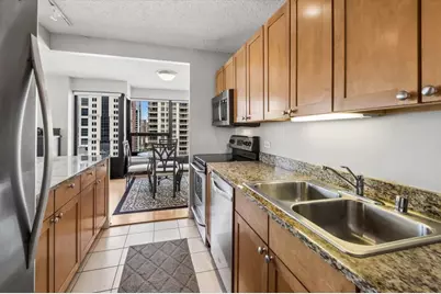 30 E Huron Street #1307, Chicago, IL 60611 - Photo 8