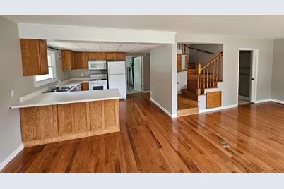 103 N Greenfield Avenue, Crystal Lake, IL 60014 - Photo 8