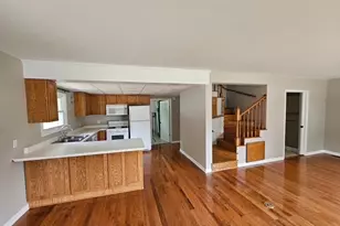 103 N Greenfield Ave, Crystal Lake, IL 60014 - Photo 8