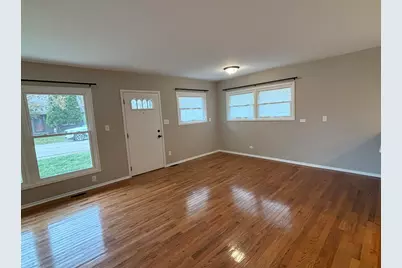 103 N Greenfield Avenue, Crystal Lake, IL 60014 - Photo 4