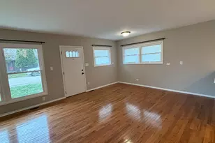103 N Greenfield Ave, Crystal Lake, IL 60014 - Photo 4