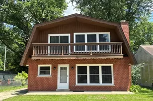 103 N Greenfield Ave, Crystal Lake, IL 60014 - Photo 2