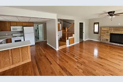 103 N Greenfield Avenue, Crystal Lake, IL 60014 - Photo 6