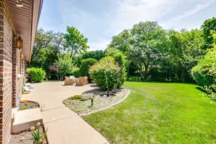 2315 Castilian Cir, Northbrook, IL 60062 - Photo 28