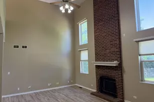 575 Capital Ln, Gurnee, IL 60031 - Photo 10