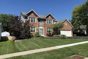 575 Capital Ln, Gurnee, IL 60031 - Photo 2