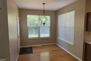 575 Capital Ln, Gurnee, IL 60031 - Photo 12