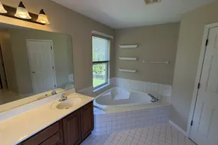 575 Capital Ln, Gurnee, IL 60031 - Photo 18