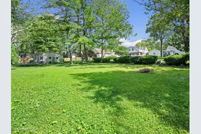 1912 E Willow Avenue, Wheaton, IL 60187 - Photo 18