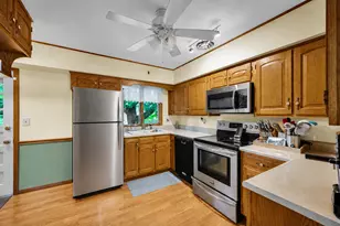902 E Vine St, Leroy, IL 61752 - Photo 8