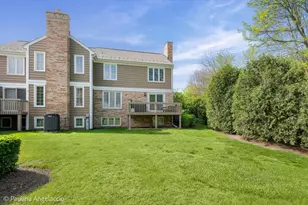 1417 Shire Cir, Inverness, IL 60067 - Photo 2