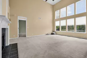 1575 McClellan Dr, Lindenhurst, IL 60046 - Photo 12