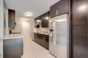 1252 Briarwood Ln, Libertyville, IL 60048 - Photo 10