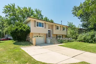 1701 Hartmann Dr, Schaumburg, IL 60193 - Photo 2