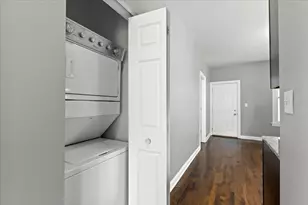 5344 W Eddy St, Chicago, IL 60641 - Photo 6