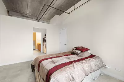 811 W 15th Place #502, Chicago, IL 60608 - Photo 8