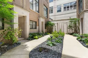 2740 N Wayne Ave, Chicago, IL 60614 - Photo 1