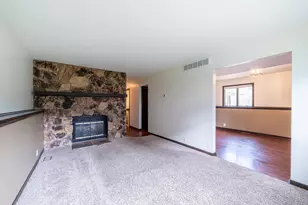 77 Joy St, Sugar Grove, IL 60554 - Photo 4