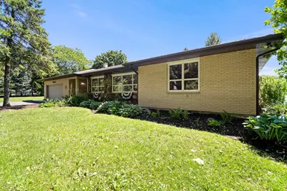 2720 N Bayview Lane, McHenry, IL 60051 - Photo 2