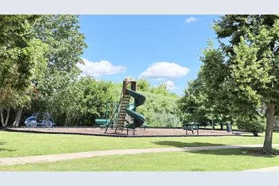 596 W Dalton Drive, Round Lake, IL 60073 - Photo 32