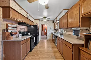 1012 Marshall Dr, Des Plaines, IL 60016 - Photo 6