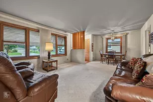 1012 Marshall Dr, Des Plaines, IL 60016 - Photo 2