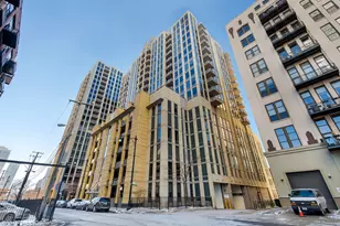 720 N Larrabee St, Chicago, IL 60654 - Photo 1