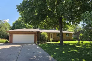 4463 Adele St, Roscoe, IL 61073 - Photo 2