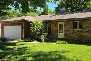 4463 Adele St, Roscoe, IL 61073 - Photo 4