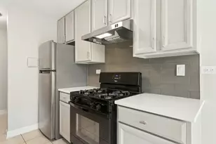 2642 N Windsor Dr, Arlington Heights, IL 60004 - Photo 6