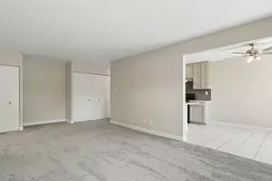 2642 N Windsor Dr, Arlington Heights, IL 60004 - Photo 12