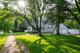 1214 W Green St, Champaign, IL 61821 - Photo 2