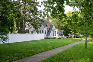 1214 W Green St, Champaign, IL 61821 - Photo 4