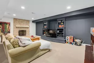 678 Oak St, Glen Ellyn, IL 60137 - Photo 34