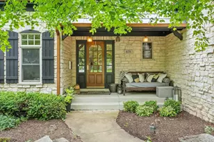 678 Oak St, Glen Ellyn, IL 60137 - Photo 2
