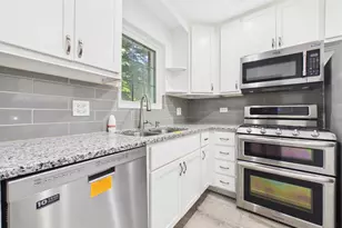530 S Dryden Pl, Arlington Heights, IL 60005 - Photo 8
